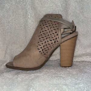 Women Shoedazzle Open Toe Booties
